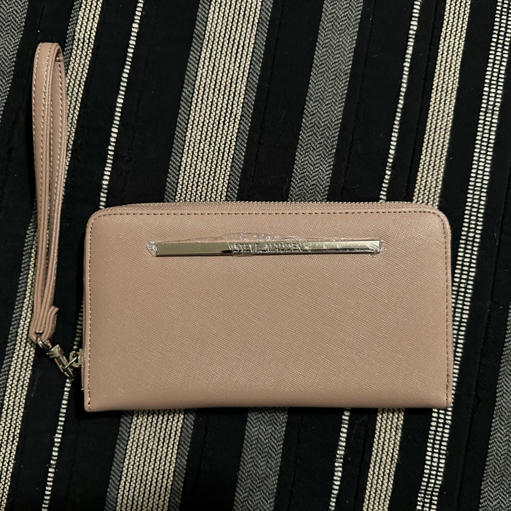New Steve Madden Wallet/Wristlet